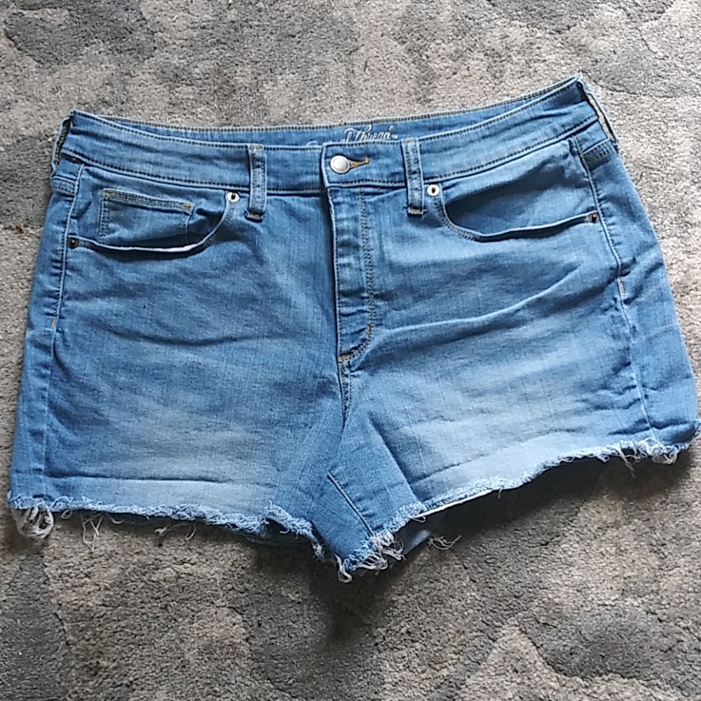UNIVERSAL THREAD JEAN SHORTS